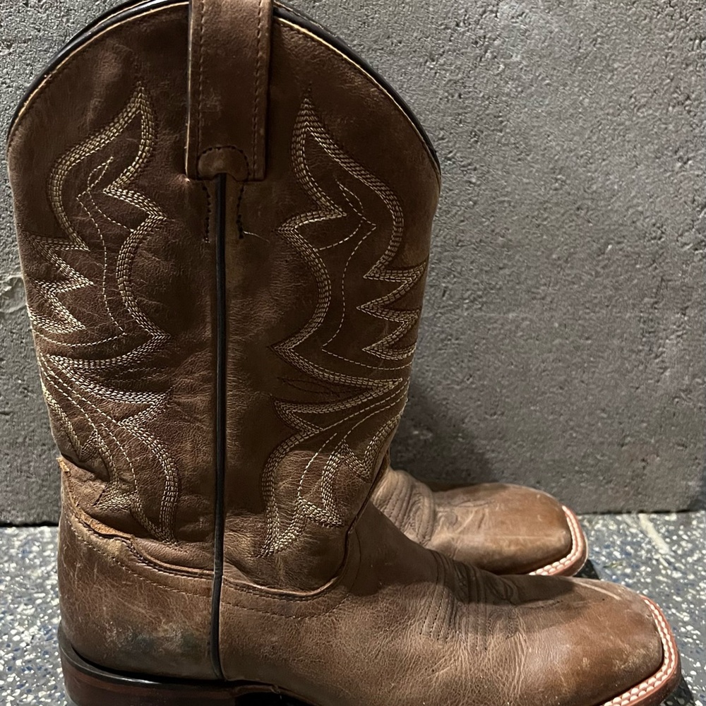 Shyanne brown boots size 8 worn once $50